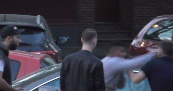 Faustschläge und Fußtritte: Majoe „Autokratzer“-Prank läuft gewaltig schief! Majoe wird geprankt