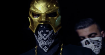 18 Karat: So viel kostet seine neue Goldmaske 18 Karat Gold Maske und Bandana